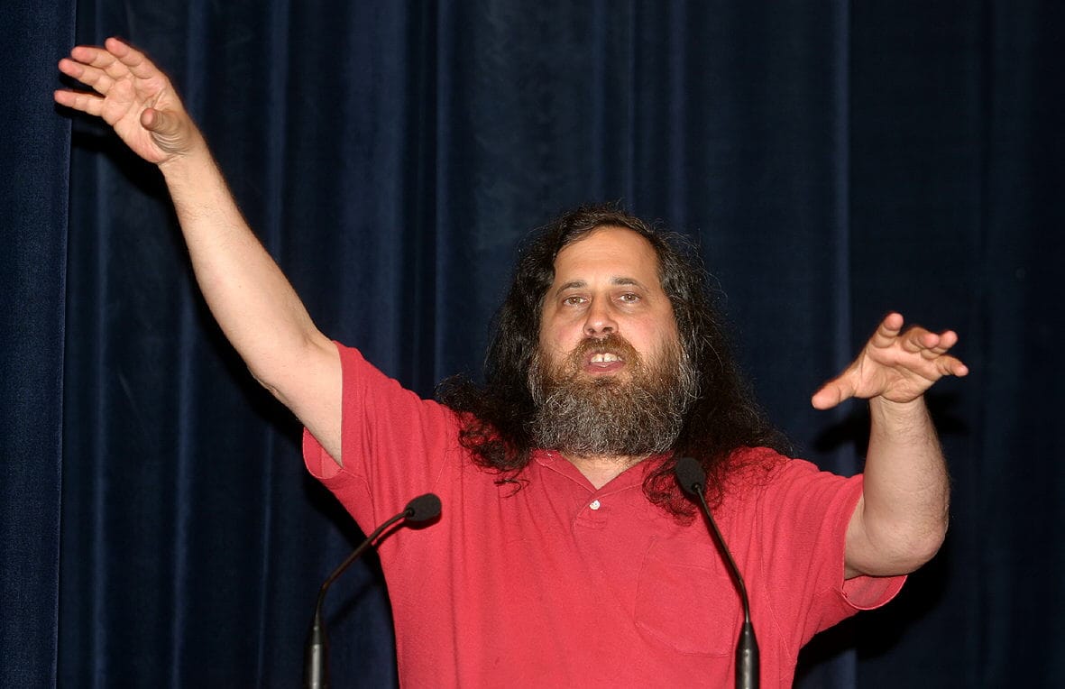 Stallman: “Nadie es tan genio como para inventar un programa desde cero”